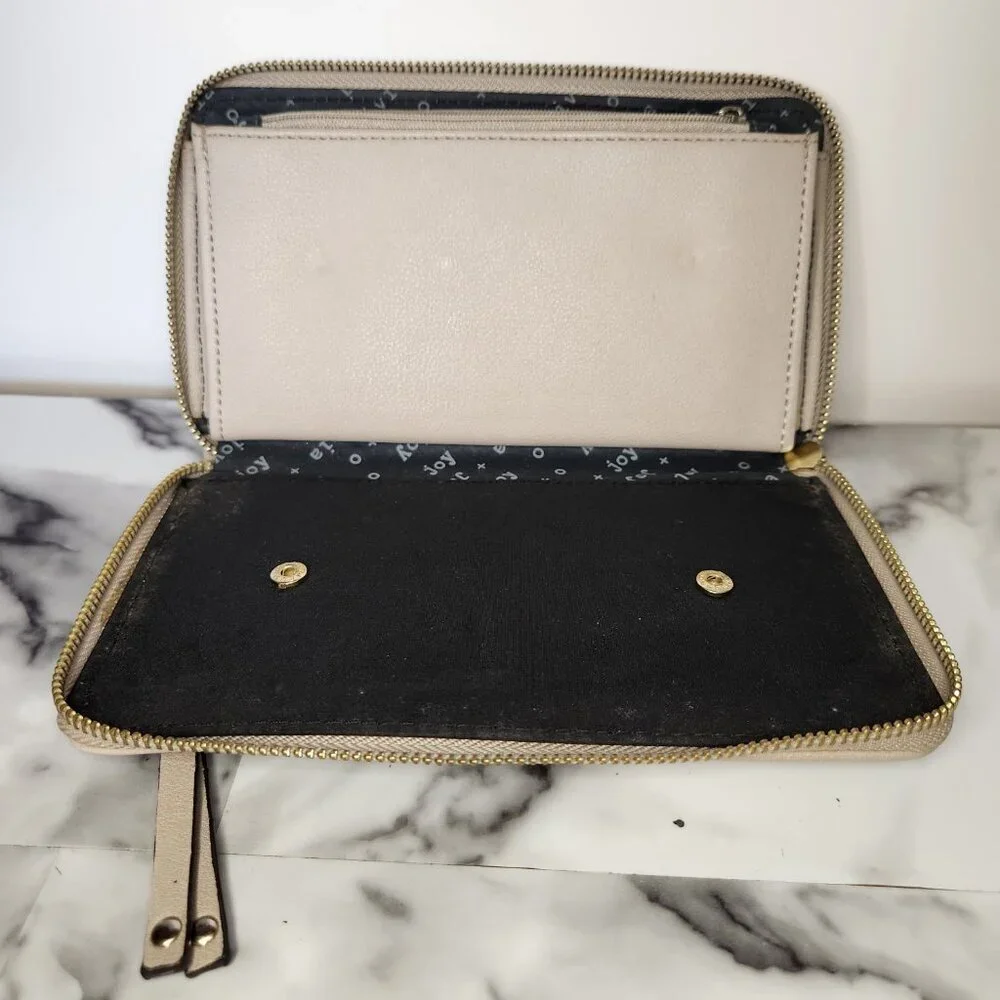 OLIVIA + JOY NEW YORK WOMENS CREAM COLOR WALLET - Picture 5 of 15